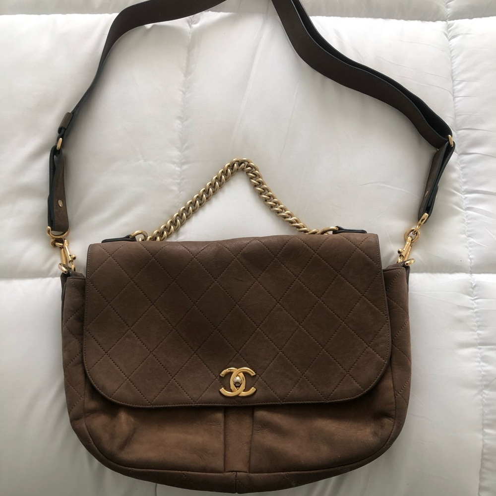 💯Authentic Chanel “on my shoulder” tan nubuck messenger bag
